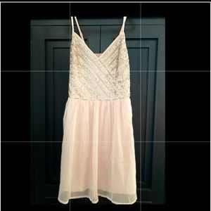 HOLLISTER • Small • Sequin & Tulle 🤍 New